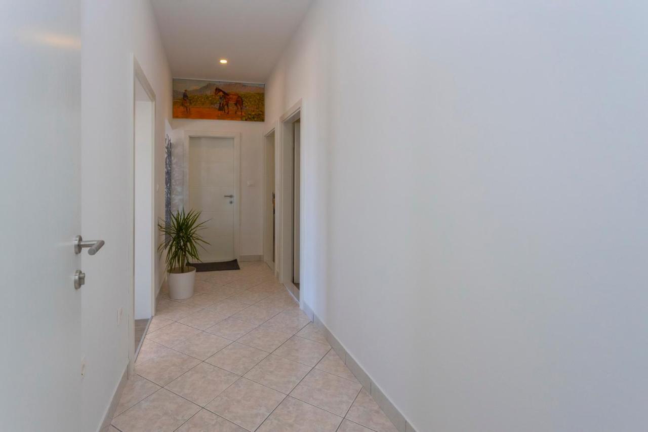 Apartamento Koko Makarska Exterior foto